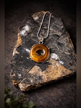 Vintage Carnelian Circle Pendant • 925 Sterling Silver • 18” Chain • Grounding